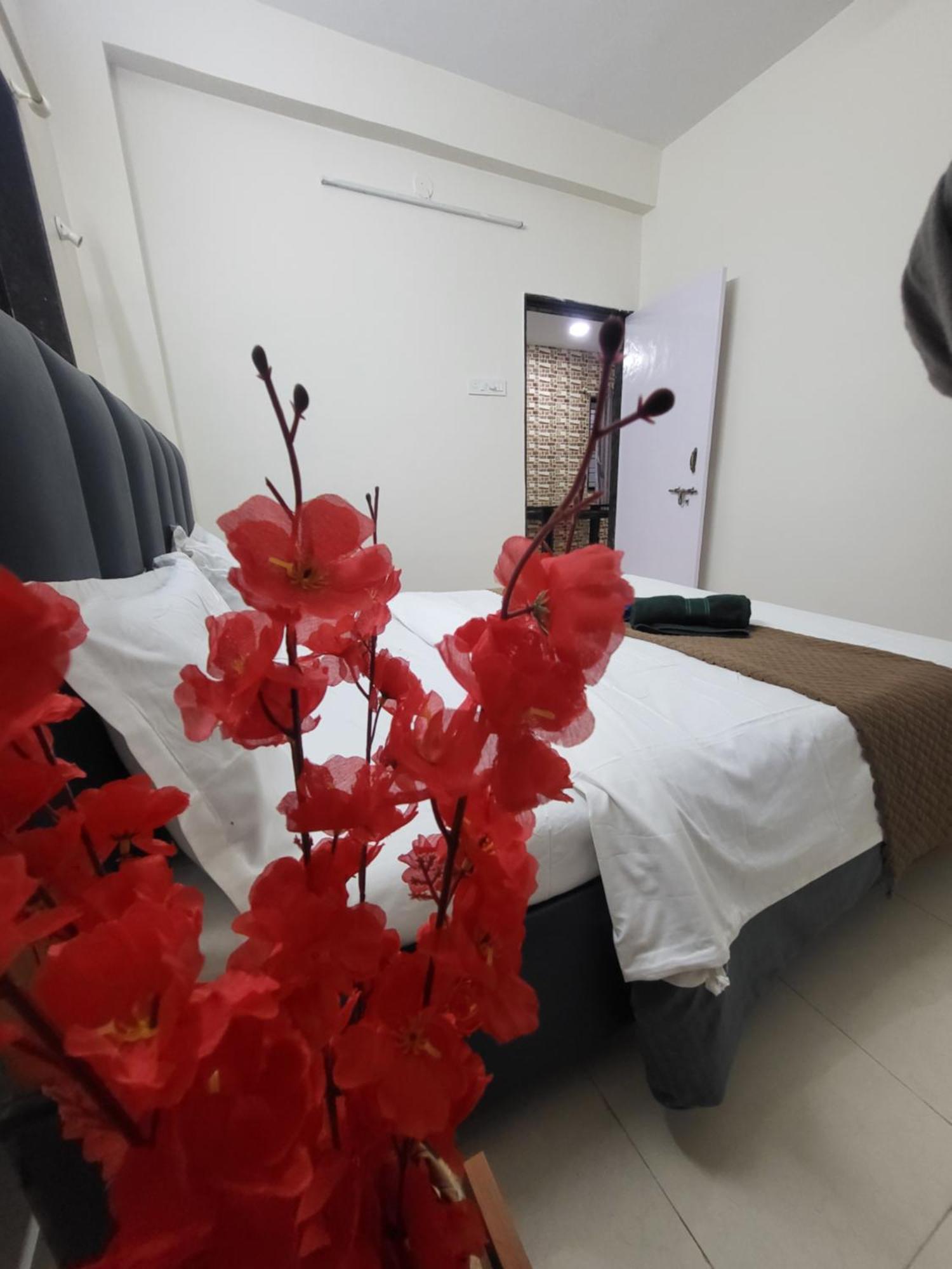 The Perfect Stays Para Disco Big Pool Cricket Turf Villa Лонавала Екстериор снимка
