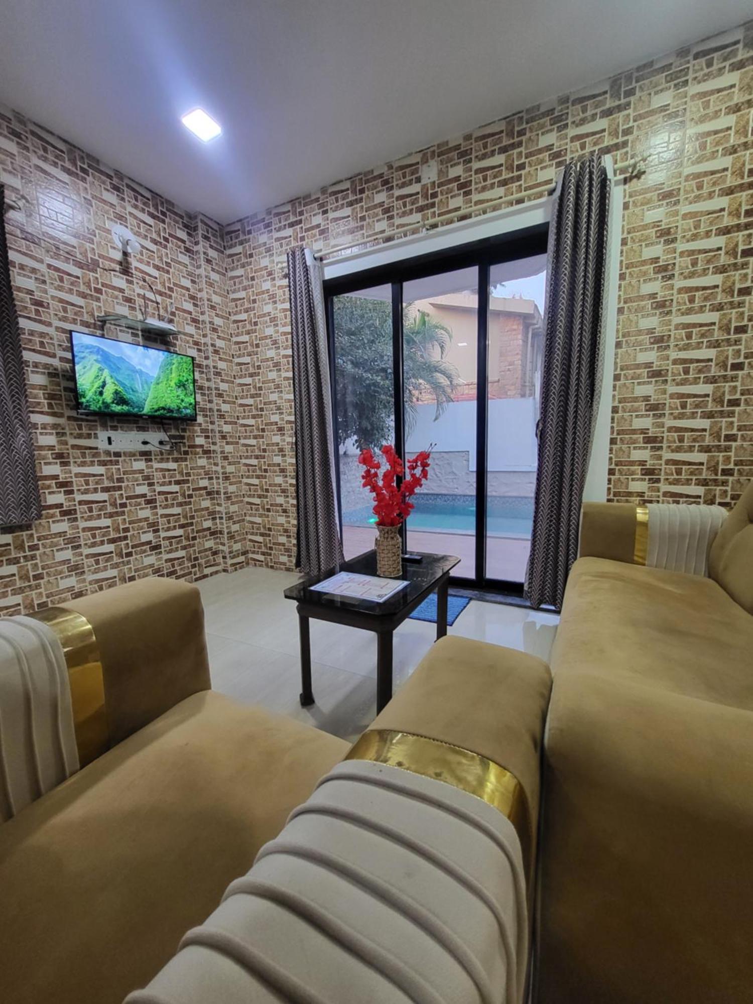 The Perfect Stays Para Disco Big Pool Cricket Turf Villa Лонавала Екстериор снимка