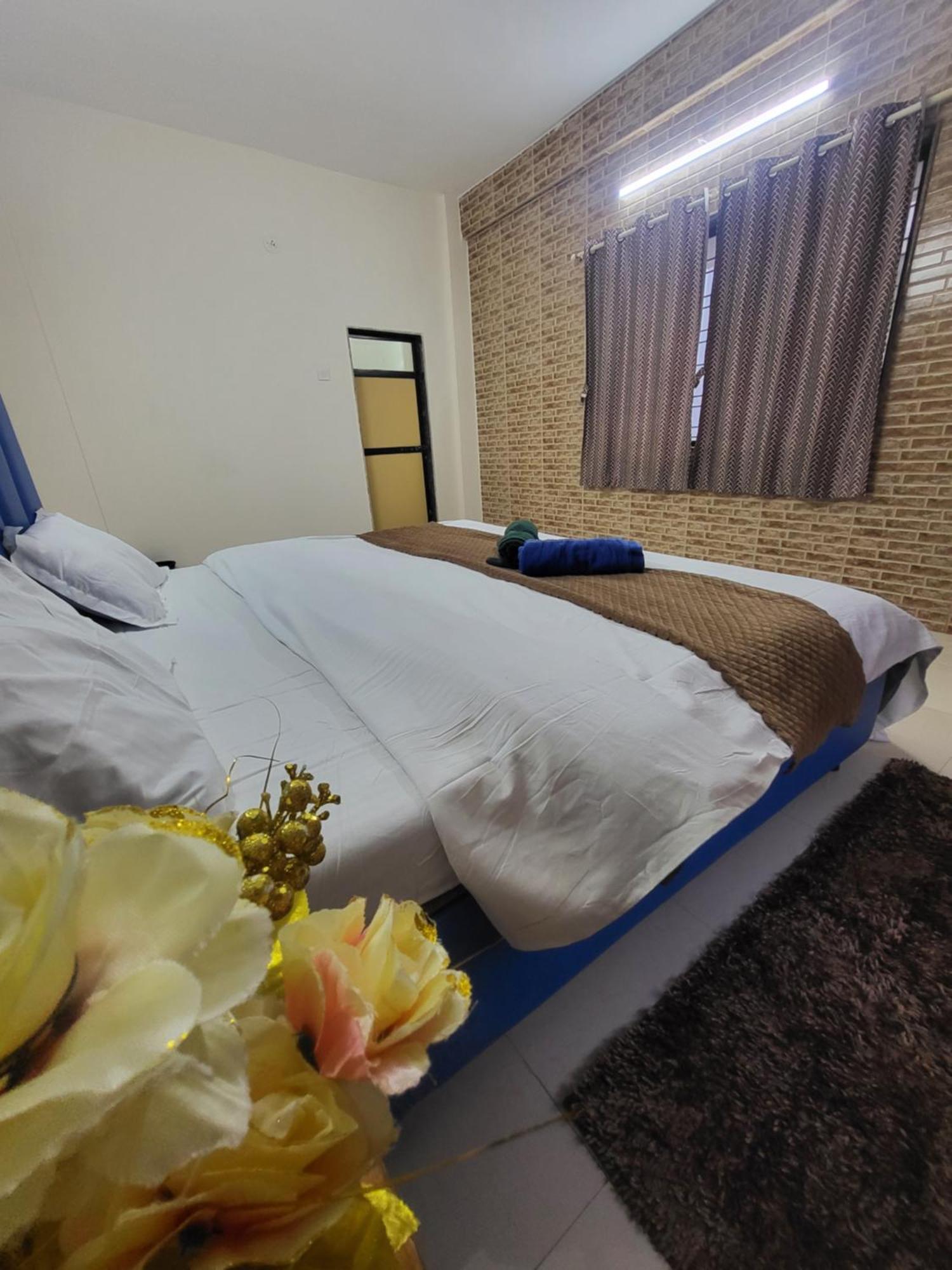 The Perfect Stays Para Disco Big Pool Cricket Turf Villa Лонавала Екстериор снимка