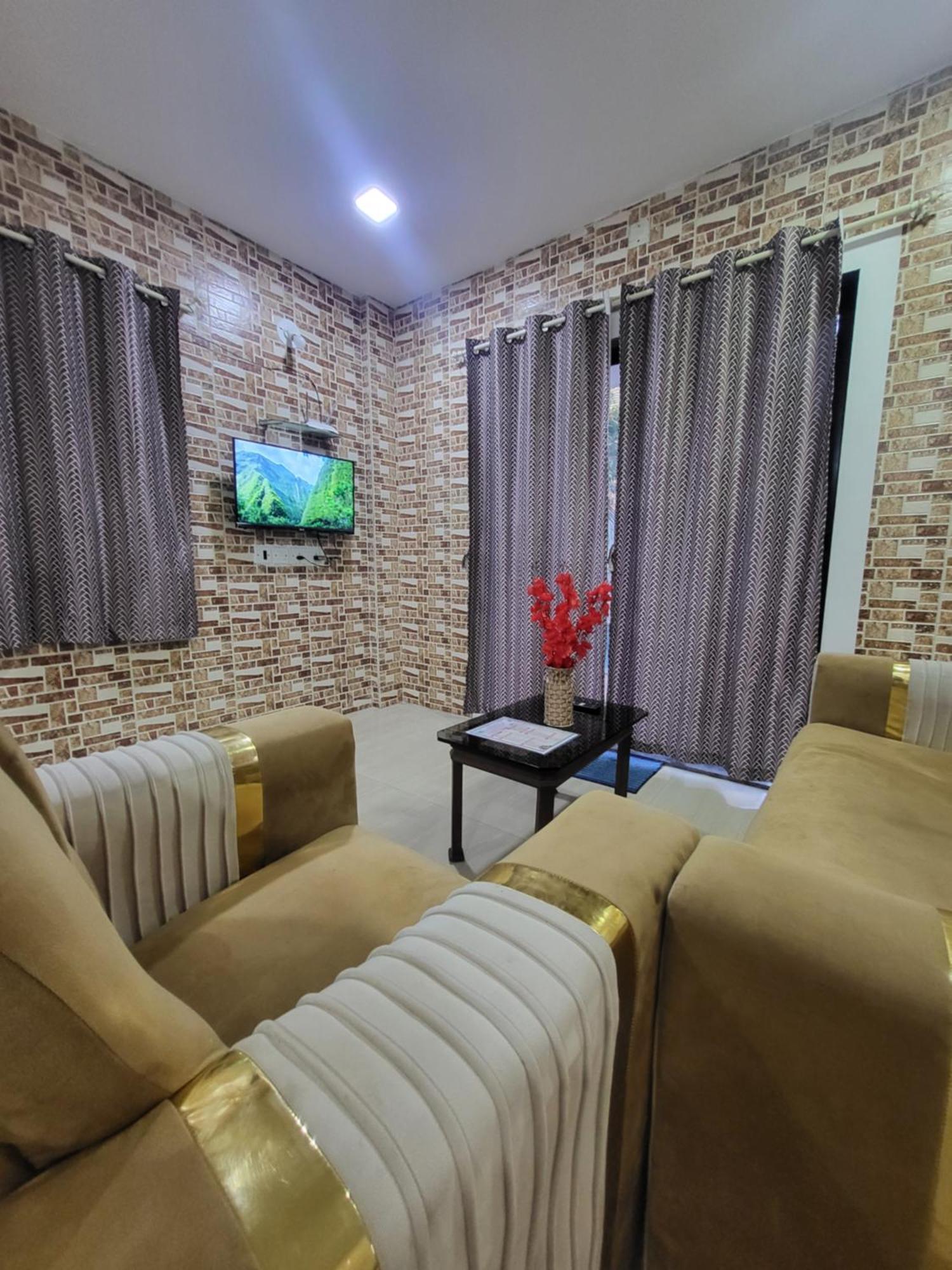 The Perfect Stays Para Disco Big Pool Cricket Turf Villa Лонавала Екстериор снимка