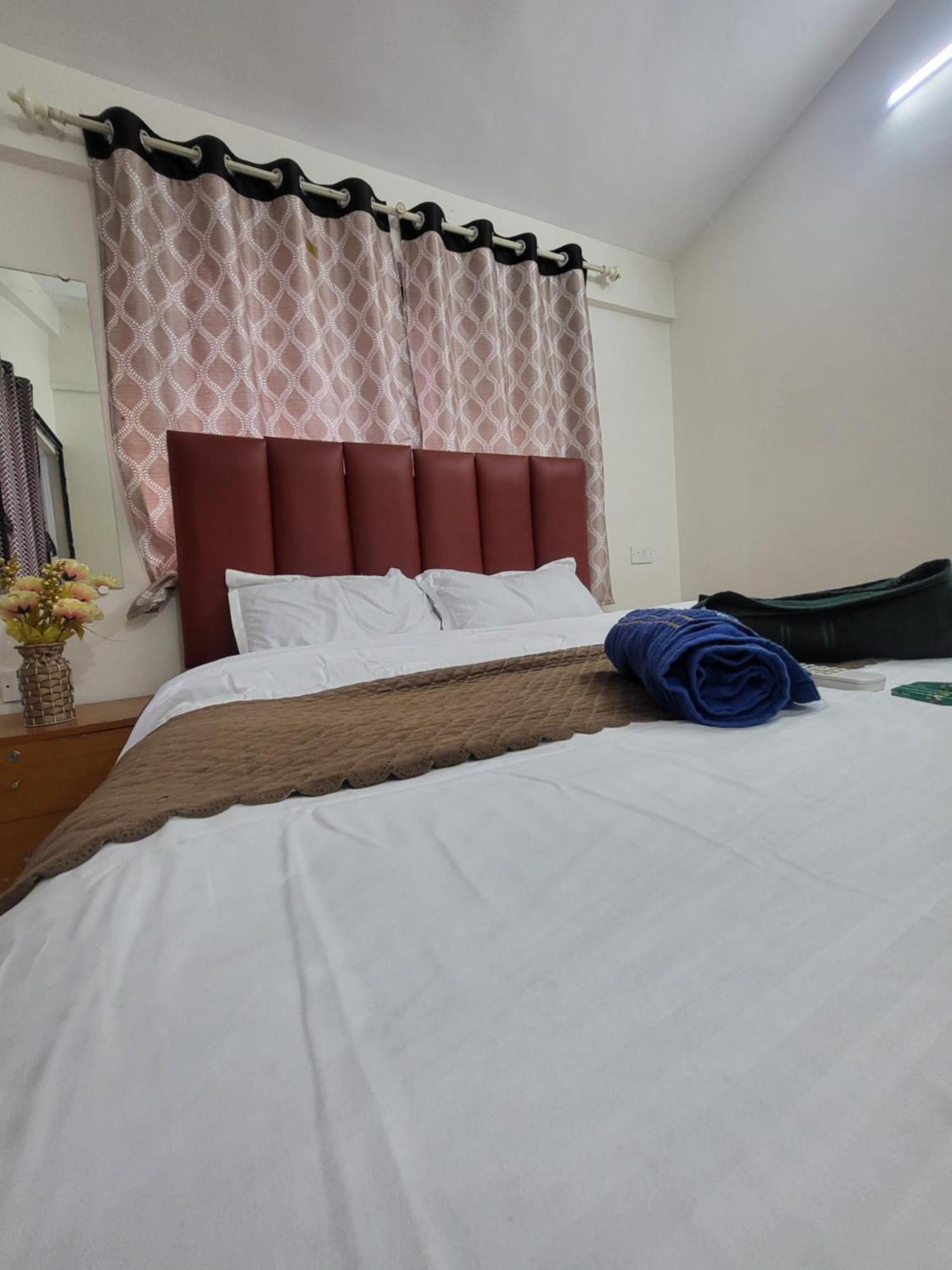 The Perfect Stays Para Disco Big Pool Cricket Turf Villa Лонавала Екстериор снимка