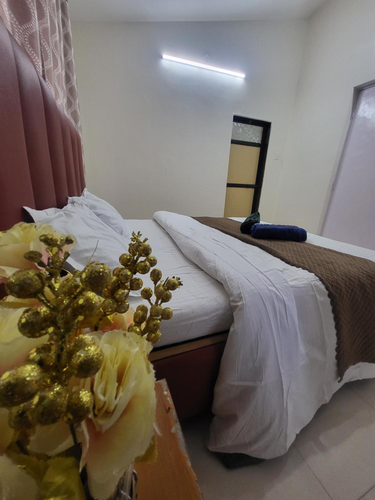 The Perfect Stays Para Disco Big Pool Cricket Turf Villa Лонавала Екстериор снимка